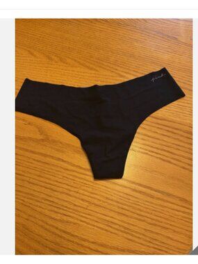 Victoria’s Secret Black Thong Pink Logo NWT Women’s Large Seamless